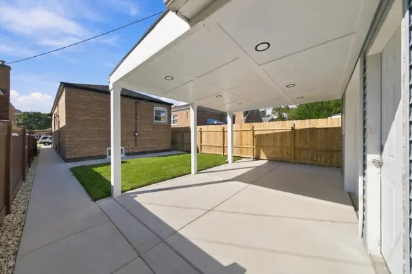 5711 S Mayfield AVE, Chicago, IL 60638
