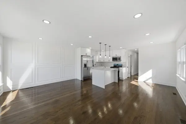 5711 S Mayfield AVE, Chicago, IL 60638