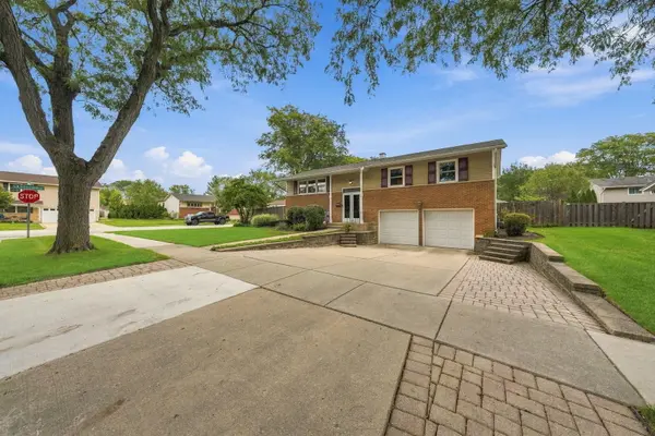 503 N Schirra DR, Palatine, IL 60074