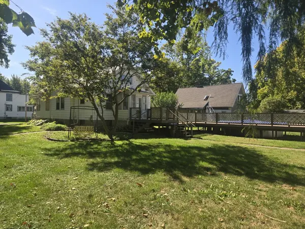 100 W Charles ST, Mclean, IL 61754