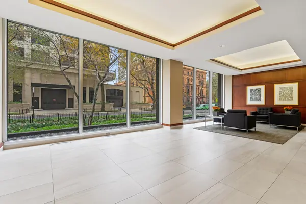 1445 N State Pkwy #1904, Chicago, IL 60610