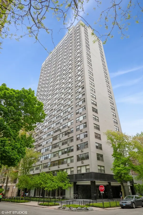 1445 N State Pkwy #1904, Chicago, IL 60610