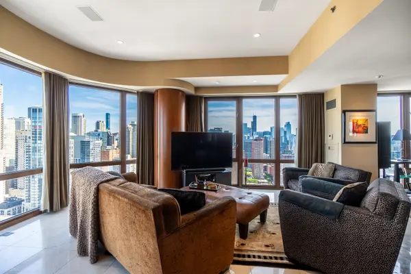 111 W Maple ST #3402-3404, Chicago, IL 60610