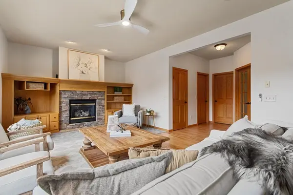600 Topaz LN, Hudson, WI 54016