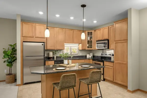 7100 Metro BLVD #417, Edina, MN 55439