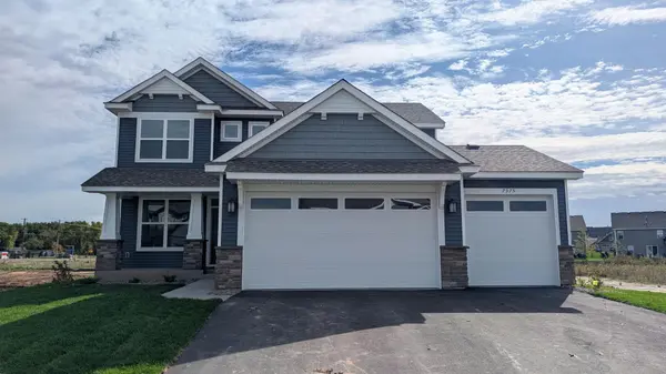 7975 41st ST N, Oakdale, MN 55128