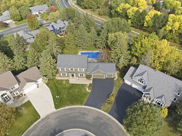 1533 Wexford CT, Eagan, MN 55122