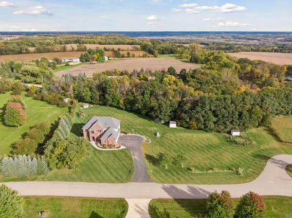 28245 Grandview DR, Belle Plaine, MN 56011