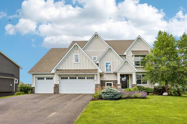 9058 Bur Oak RD, Woodbury, MN 55129