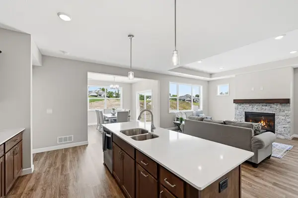 834 Walnut Grove LN, Hanover, MN 55341