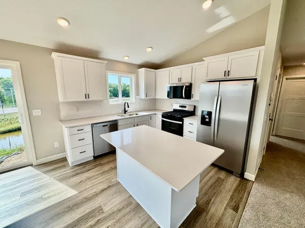 813 Walnut Grove LN, Hanover, MN 55341