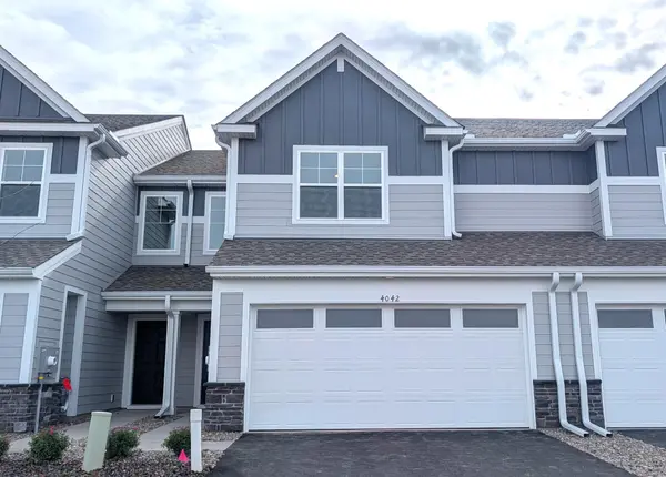 4042 Hayward AVE N, Oakdale, MN 55128