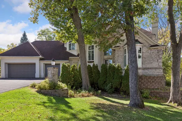 8378 Seneca Pointe, Eden Prairie, MN 55347