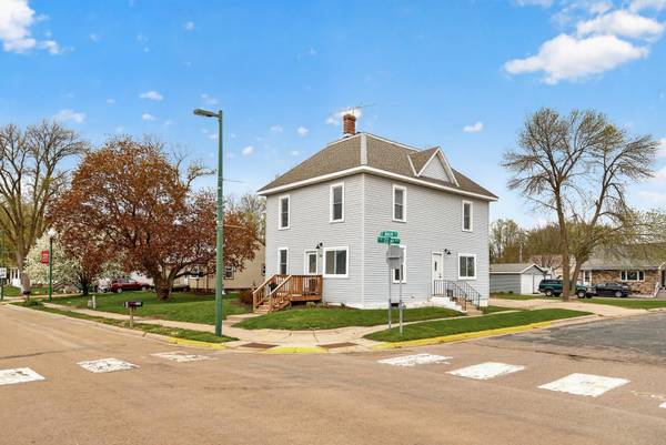 24 Main ST E, Norwood Young America, MN 55397