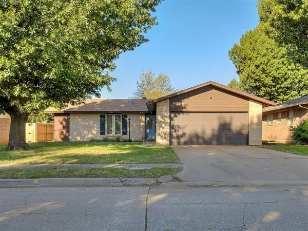 208 N Briarwood ST, Yukon, OK 73099