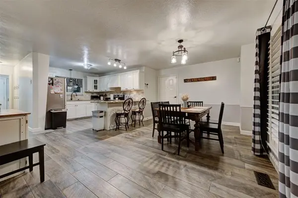 319 E Cedar DR, Tuttle, OK 73089
