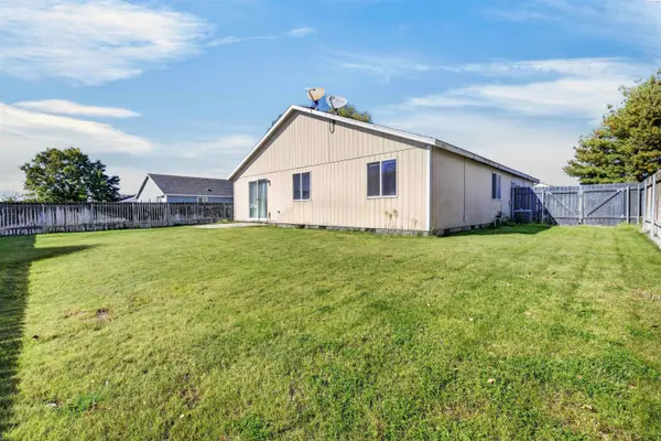 9404 Percheron Dr, Pasco, WA 99301