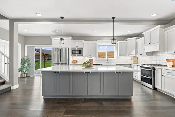 15014 Grandview Lane, Kennewick, WA 99338