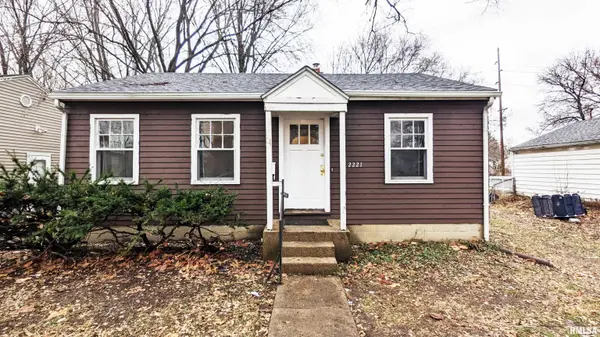 2221 E MONROE ST, Springfield, IL 62703