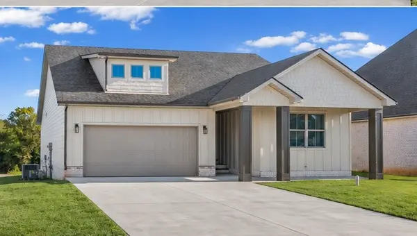 907 Bankside Dr, Clarksville, TN 37043