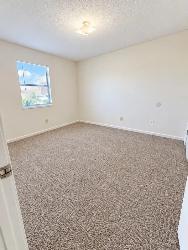 106 Koffman Dr #E5, Hopkinsville, KY 42240