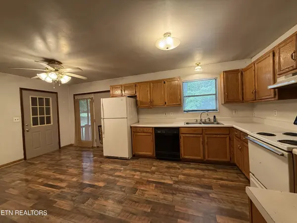3422 Airport Rd, Rockwood, TN 37854