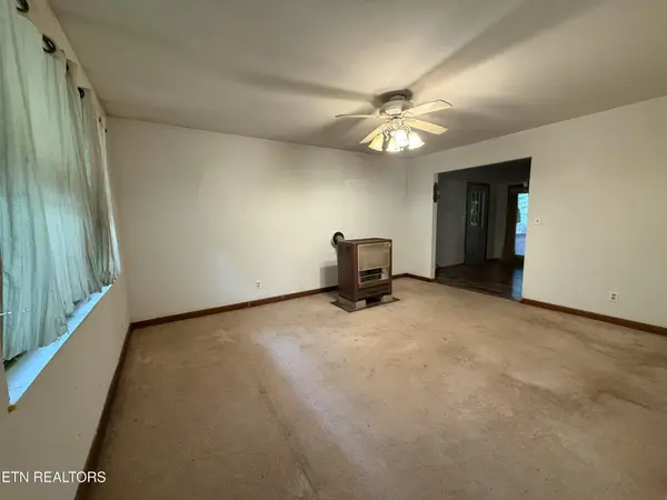 3422 Airport Rd, Rockwood, TN 37854
