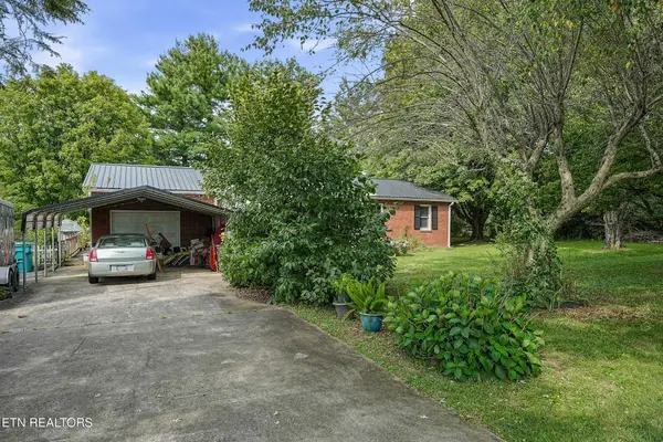2650 NW Cook Rd, Crossville, TN 38571