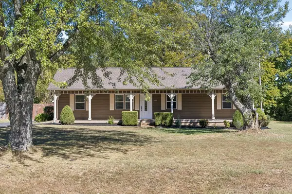 106 Brooklawn Dr, White House, TN 37188