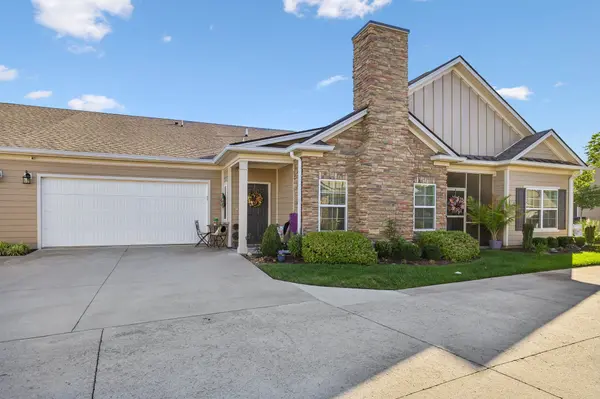 2353 Stonecenter Ln, Murfreesboro, TN 37128