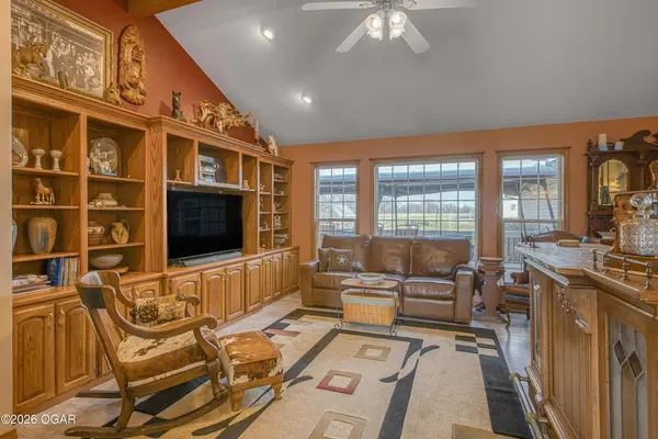 17768 County Road 2130, Mt Vernon, MO 65712