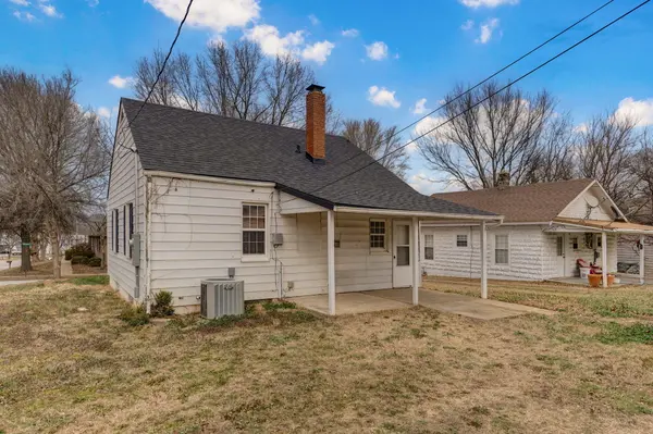 336 W Dallas ST, Mt Vernon, MO 65712
