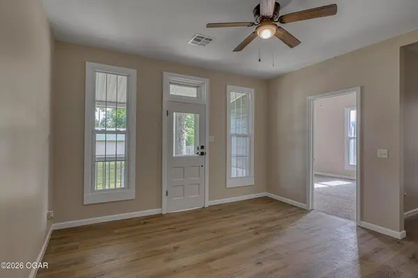 302 E Market ST, Diamond, MO 64840