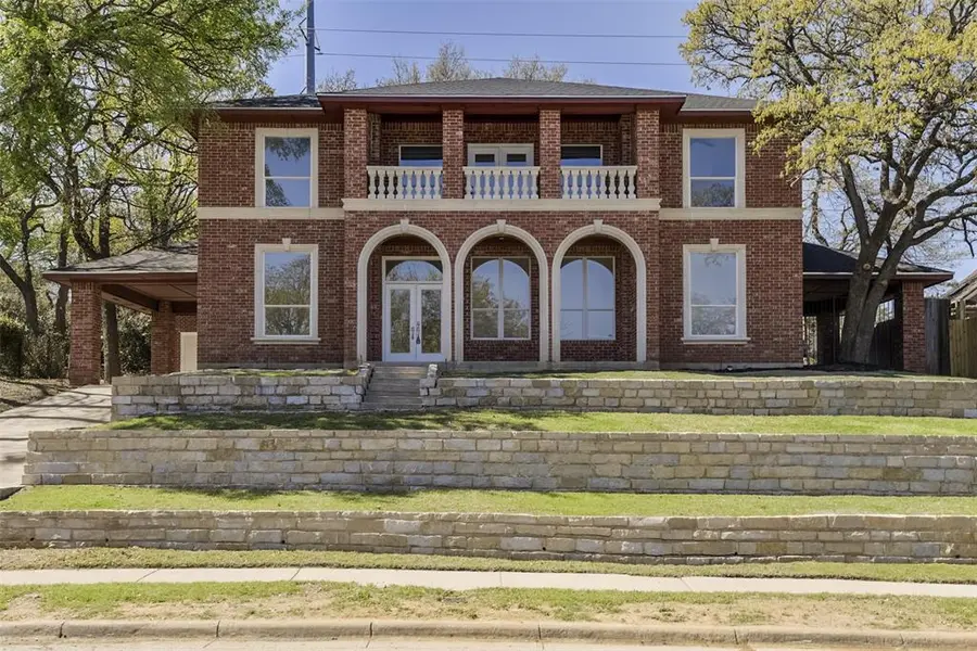 2916 Forestwood Drive, Arlington, TX 76006