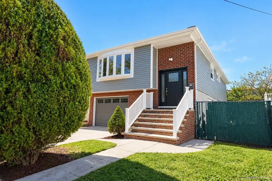 33 Area PL, Staten Island, NY 10314