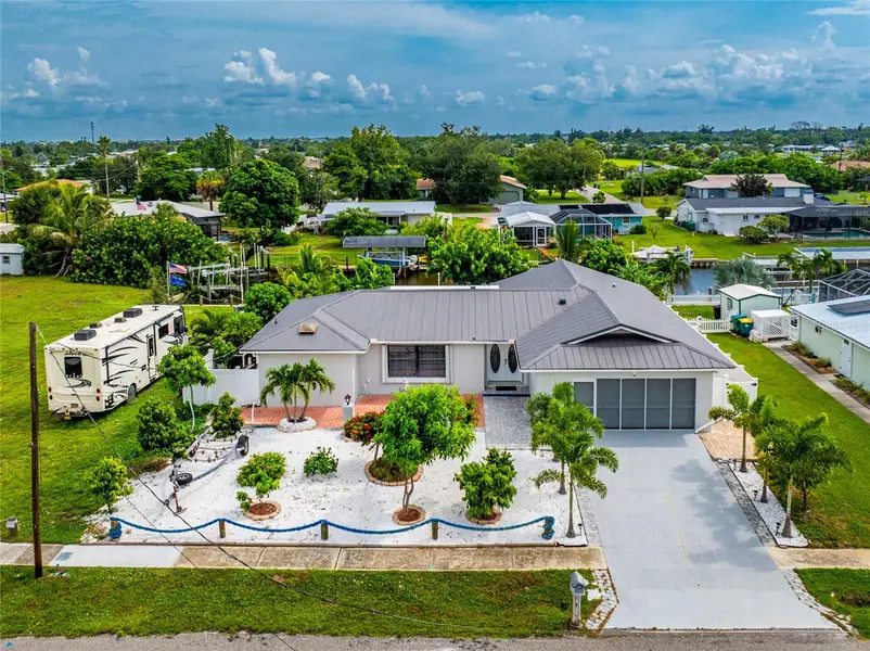 137 DOWLING AVE NE, Port Charlotte, FL 33952