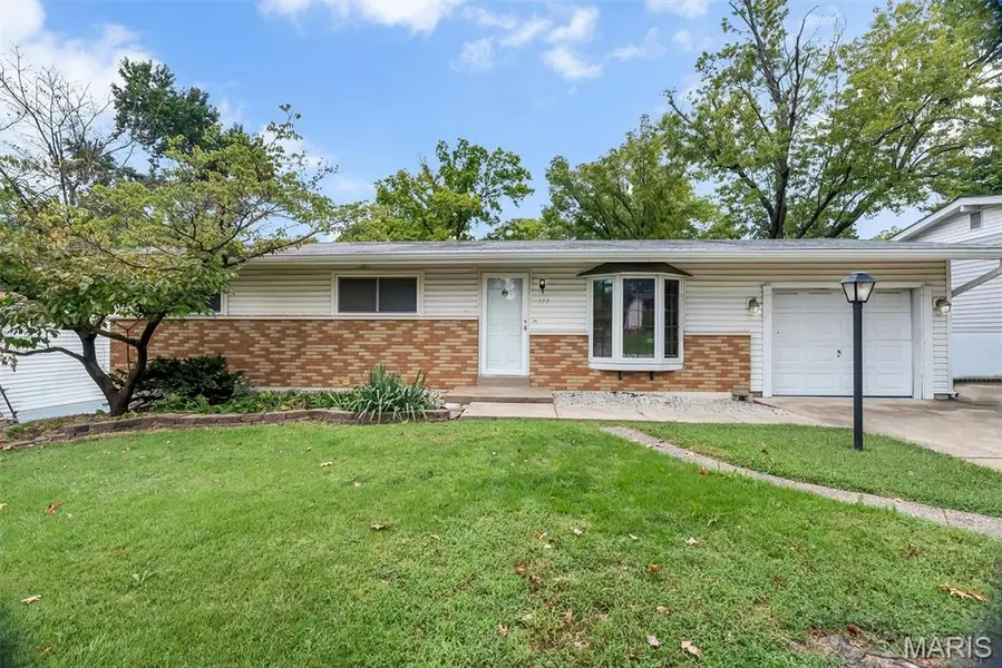 777 Southshire DR, St Louis, MO 63125