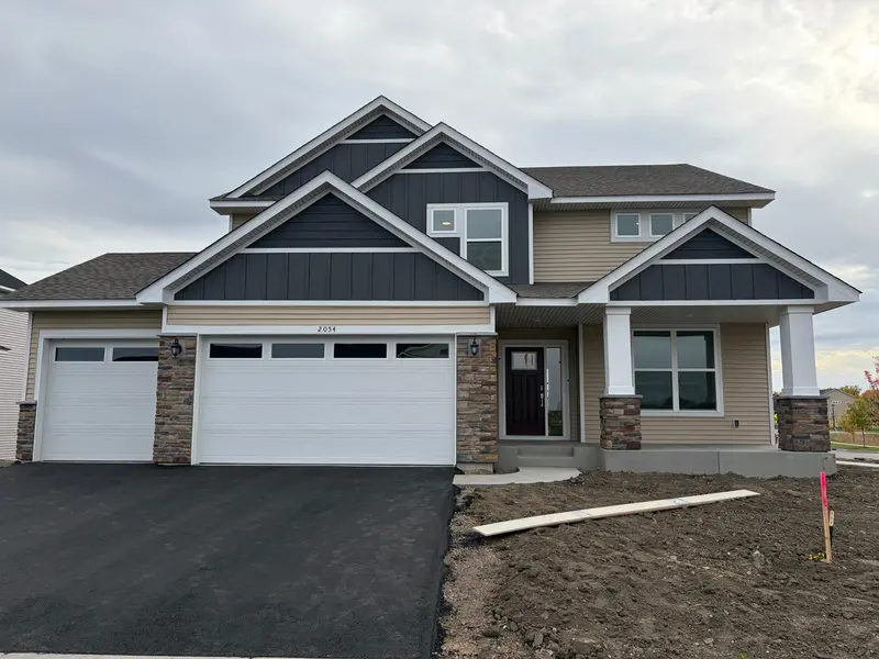 2054 Norway LN, Lino Lakes, MN 55038