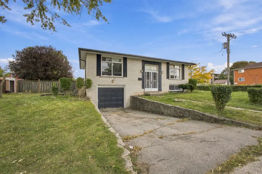 18 Falesy AVE, Kitchener, ON N2A 1N8