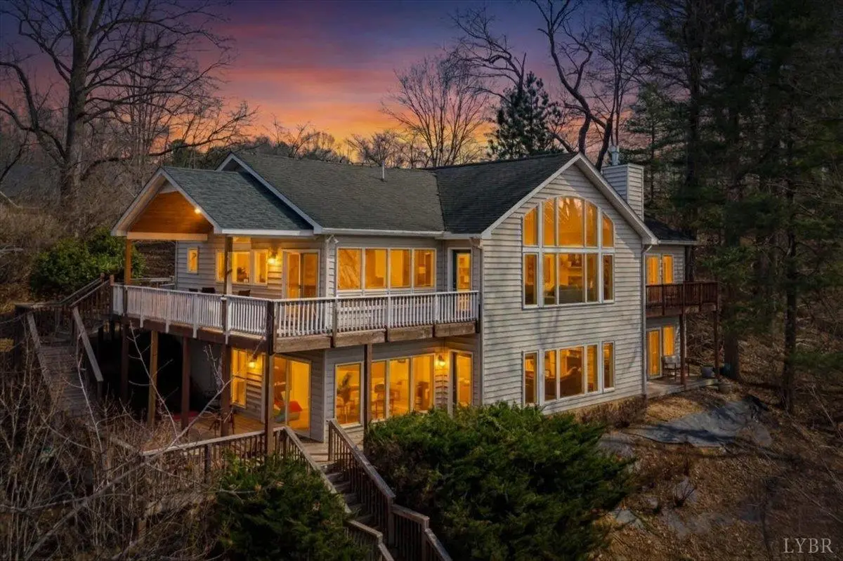 1429 Longview Estates DR, Goodview, VA 24095