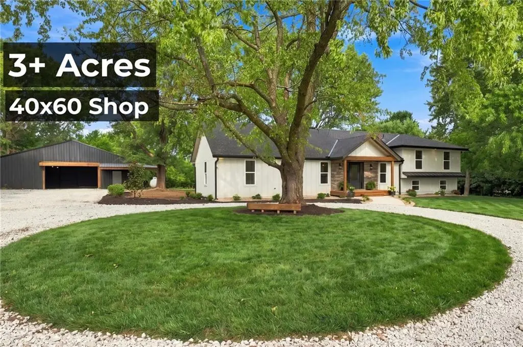 3222 Pryor RD, Lee's Summit, MO 64082
