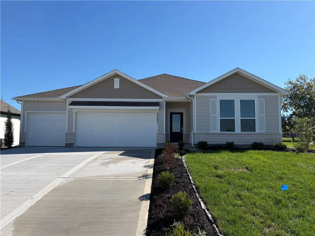 4001 NE Apple Grove DR, Lee's Summit, MO 64064