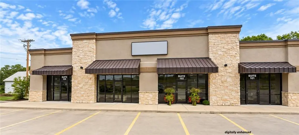 306 Baptiste DR, Paola, KS 66071