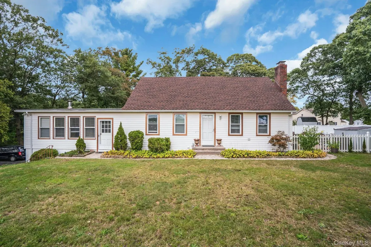 79 Wicks RD, Commack, NY 11725