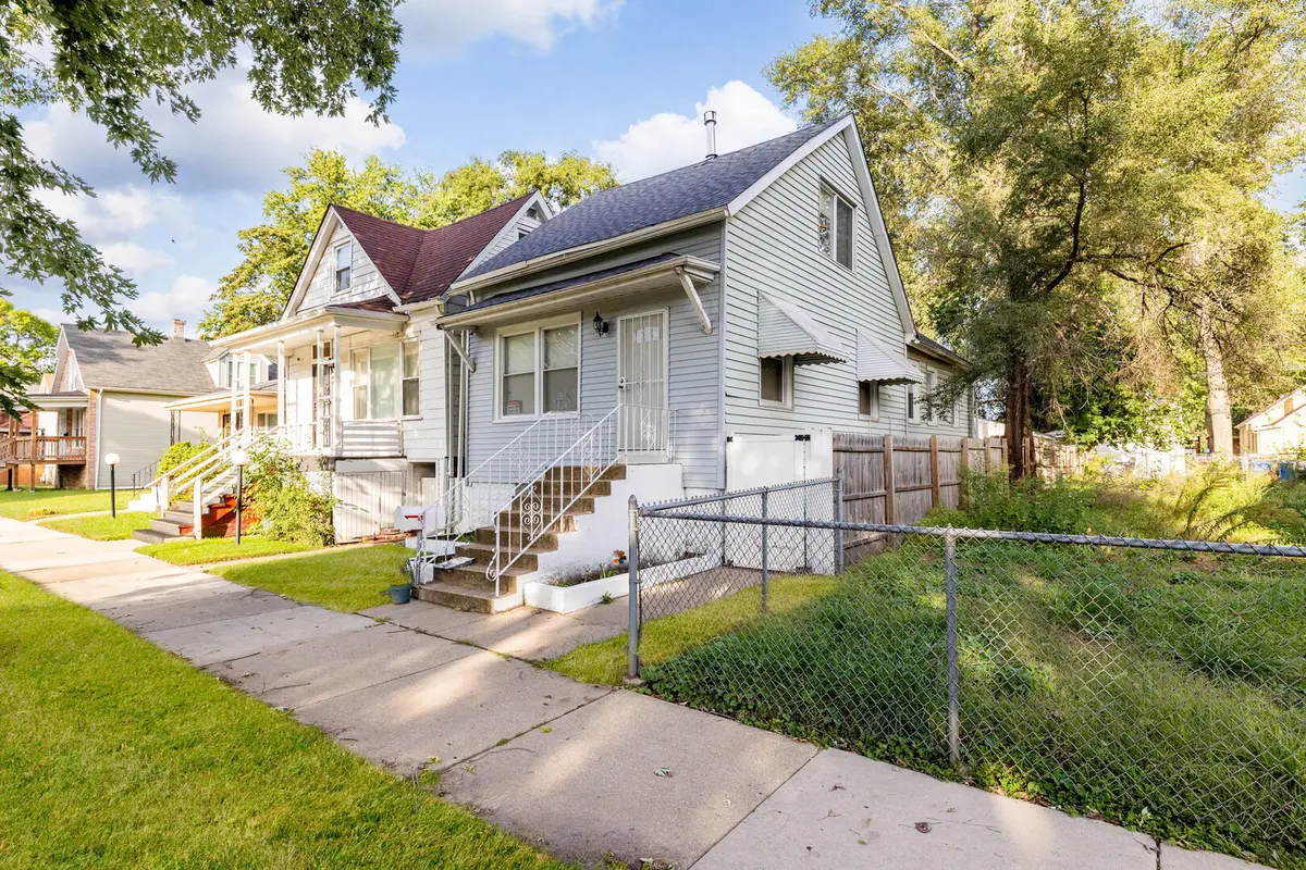 8031 S Woodlawn AVE, Chicago, IL 60619