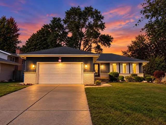 48 Briarwood Drive, Schererville, IN 46375