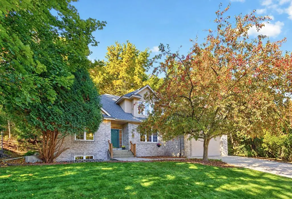 2042 Baihly Estates LN SW, Rochester, MN 55902