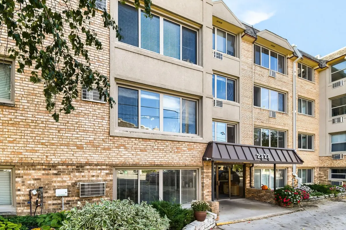 2727 W 43rd ST #412, Minneapolis, MN 55410
