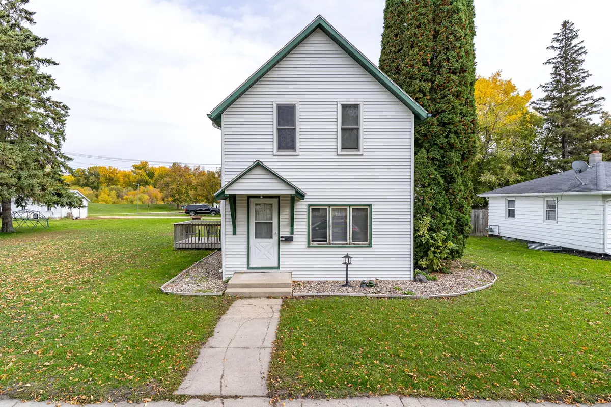 313 Lincoln AVE, Crookston, MN 56716