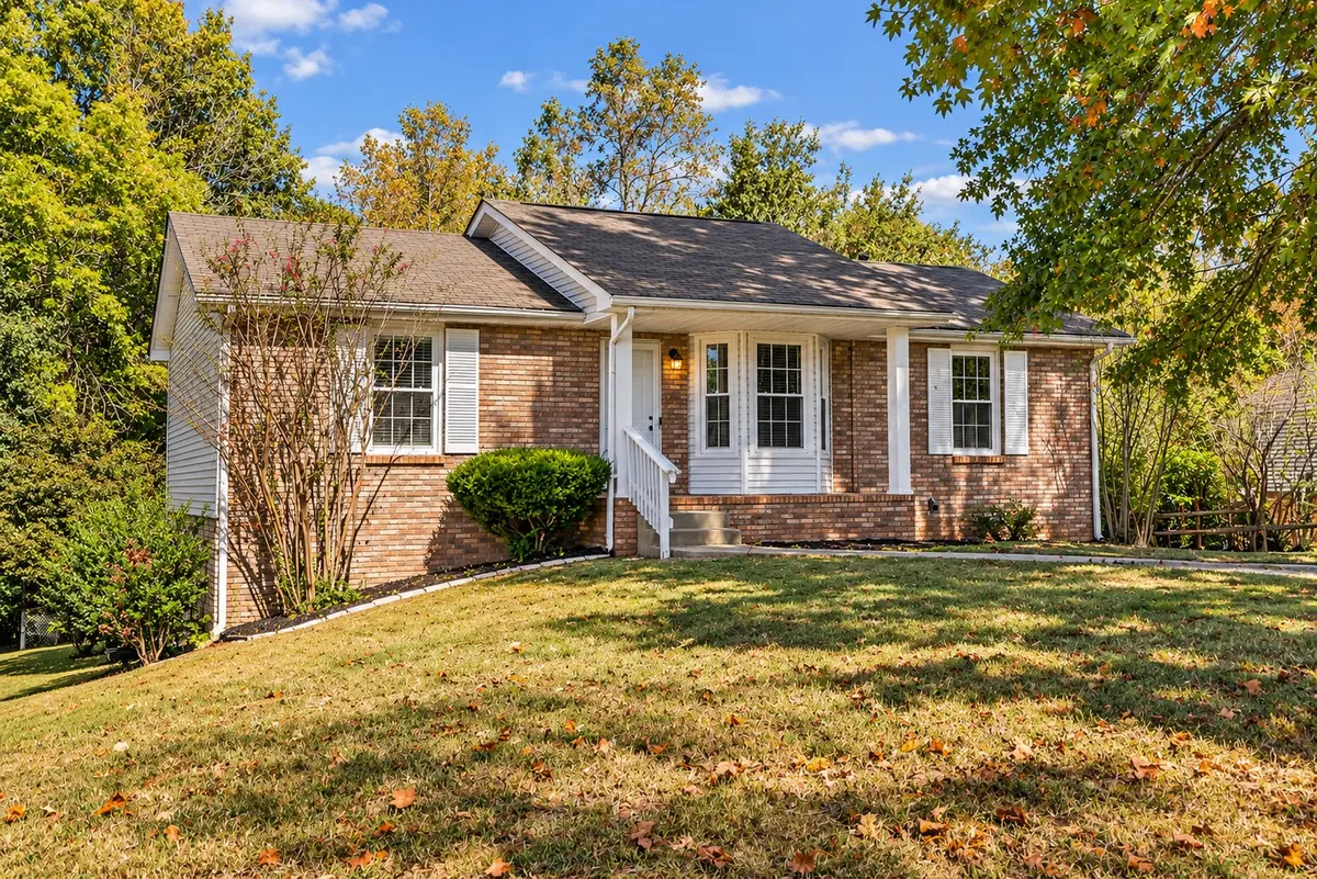 740 Acorn Dr, Clarksville, TN 37043